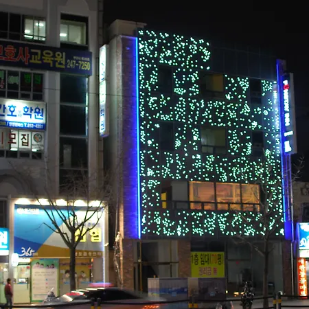 Funstay Inn Guesthouse-3